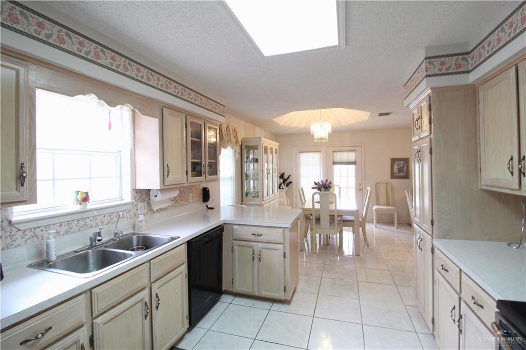 1622 Aries Street, Mission, Texas image 6