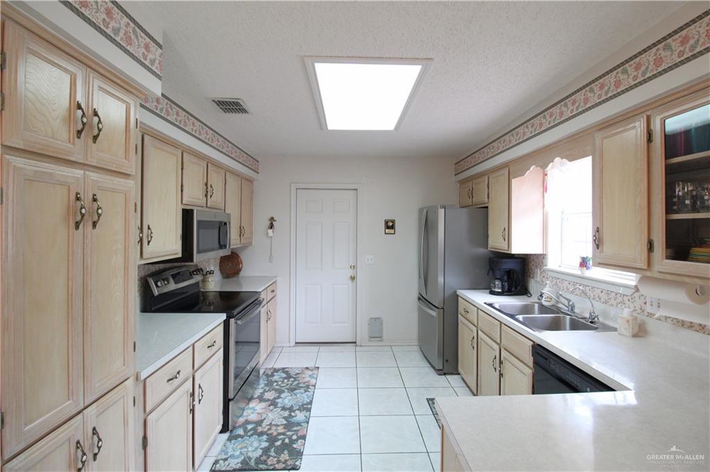 1622 Aries Street, Mission, Texas image 7