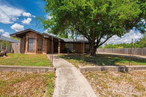 Homes For Sale - 114 W La Quinta Drive<br/> Pharr, TX 78577