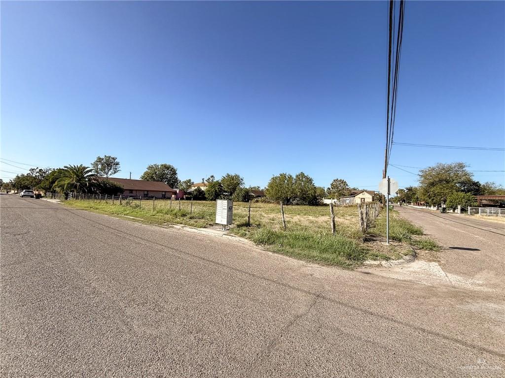 Saenz Avenue, Roma, Texas image 20