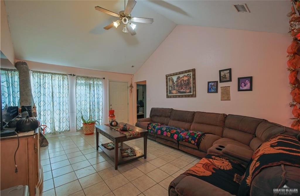 224 S Milanos Road, Weslaco, Texas image 6