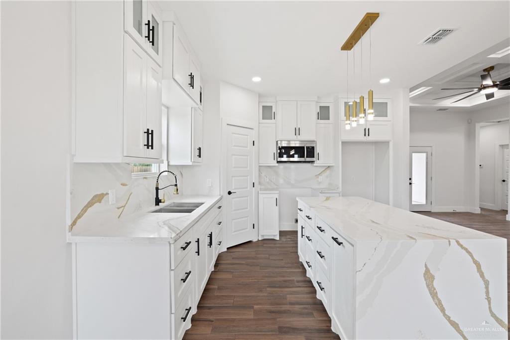 1302 S 9th Street, Alamo, Texas image 3
