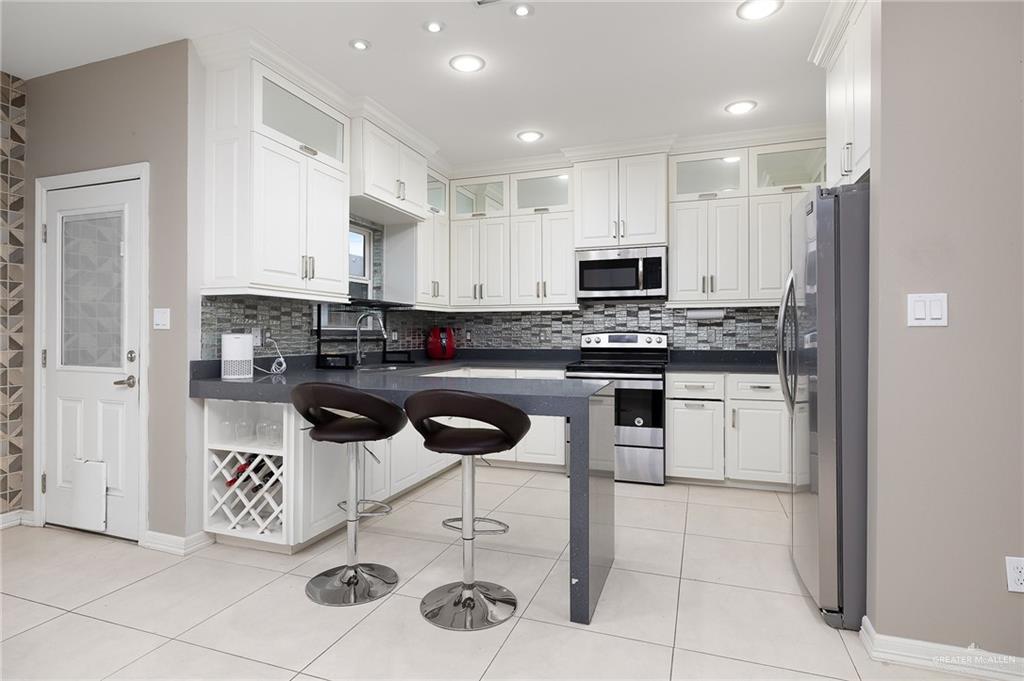 2316 Corales Street, Mission, Texas image 3