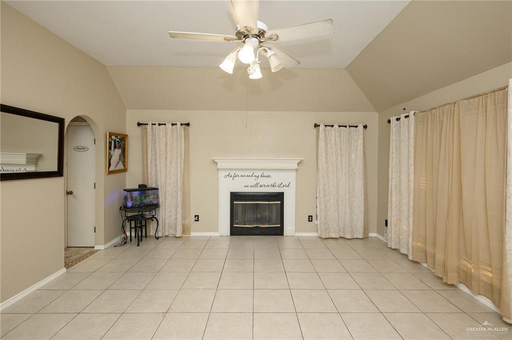 1905 N 8th Street, Harlingen, Texas image 3