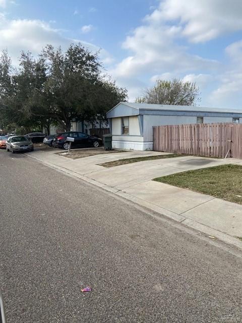 Mobile Home For Sale - 309 E Salazar Street<br/> San Juan, TX 78589