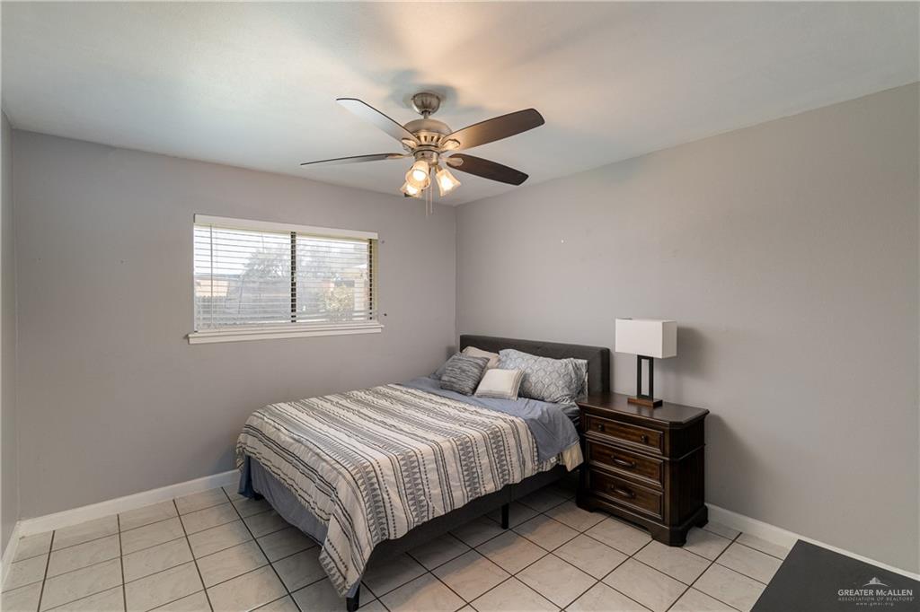 18 Shoreline Drive, Brownsville, Texas image 7