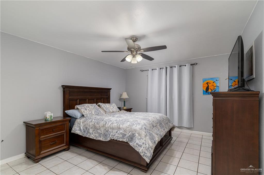 18 Shoreline Drive, Brownsville, Texas image 11