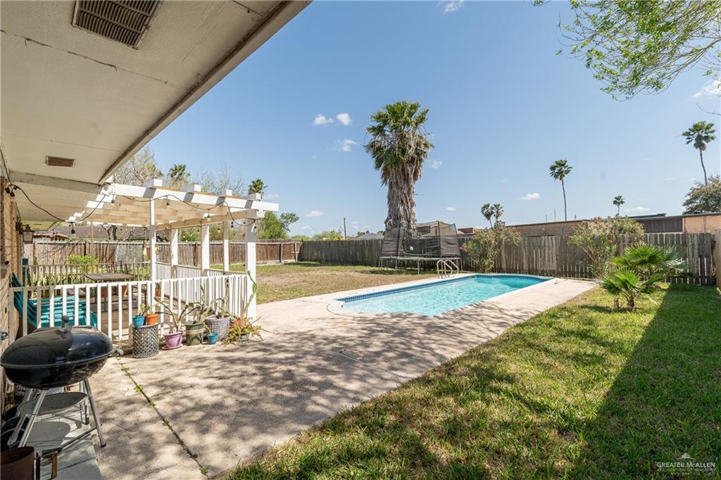18 Shoreline Drive, Brownsville, Texas image 14