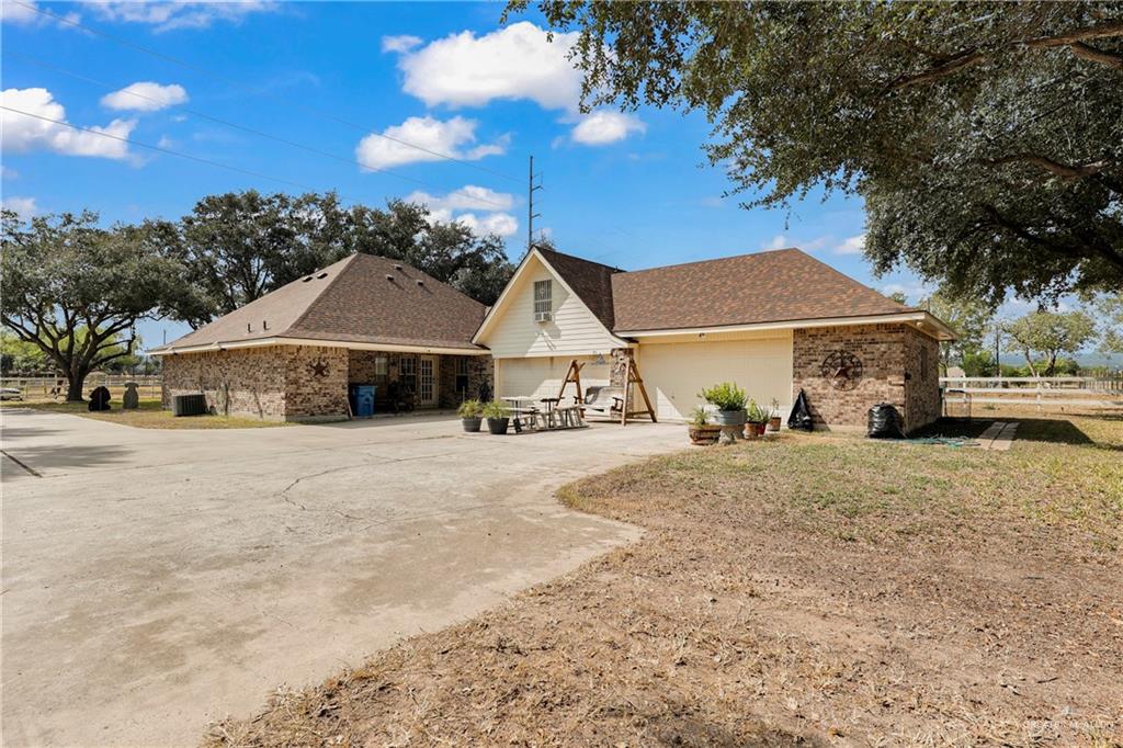 1401 E Mile 3 Road, Palmhurst, Texas image 4