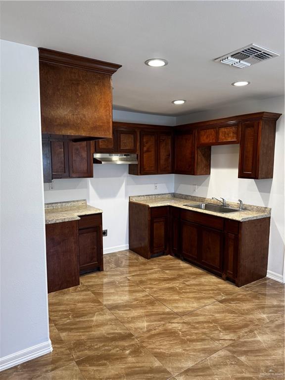 304 Santa Fe Street, Alton, Texas image 3