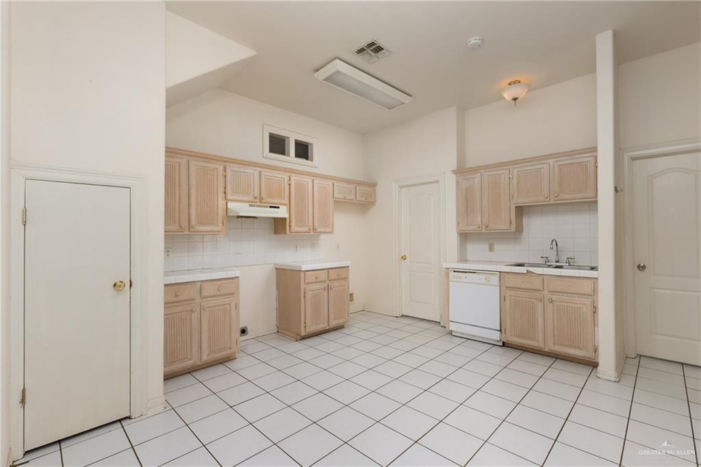 449 Quail Avenue, McAllen, Texas image 5