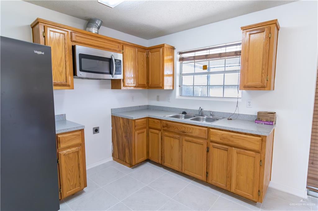 404 Chile Pequin Drive, Donna, Texas image 6