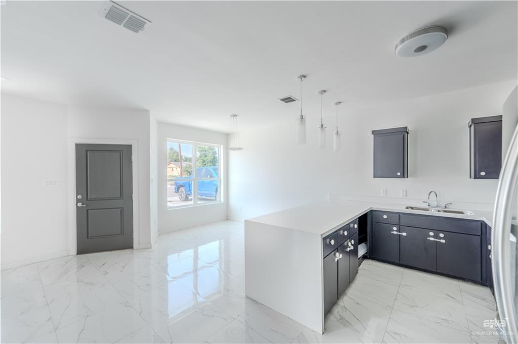 421 3 1/2 Street, La Joya, Texas image 2