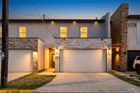 Townhouse For Sale - 918 S Bicentennial Boulevard<br/> McAllen, TX 78501