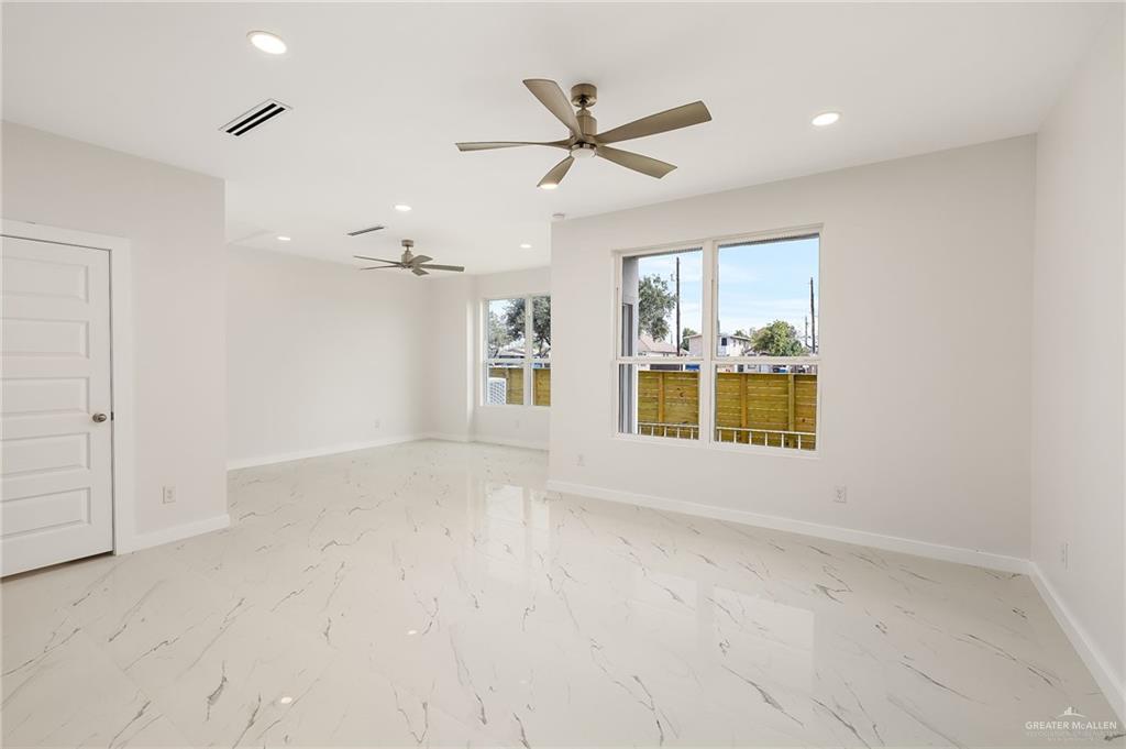 918 S Bicentennial Boulevard