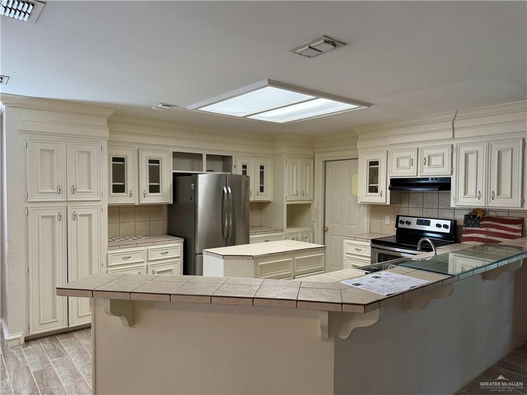 2011 E 28th Street, Mission, Texas image 5