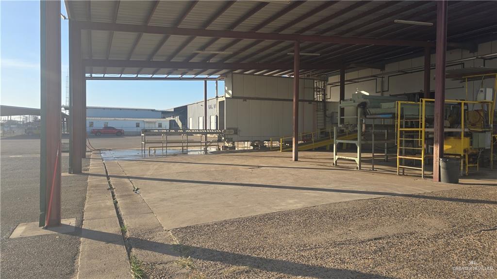 2200 & 2100 Trophy Drive