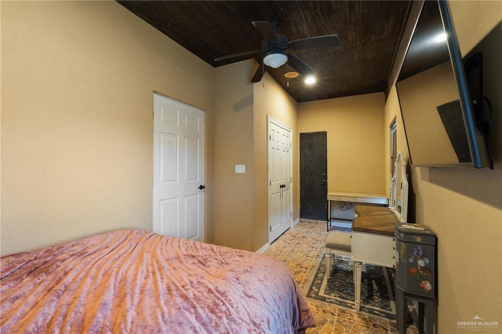 2017 Glendale Drive, Edinburg, Texas image 13