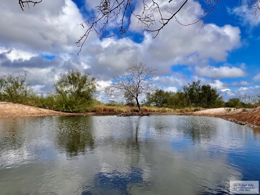 705 AC Fm 2687, Zapata, Texas image 38