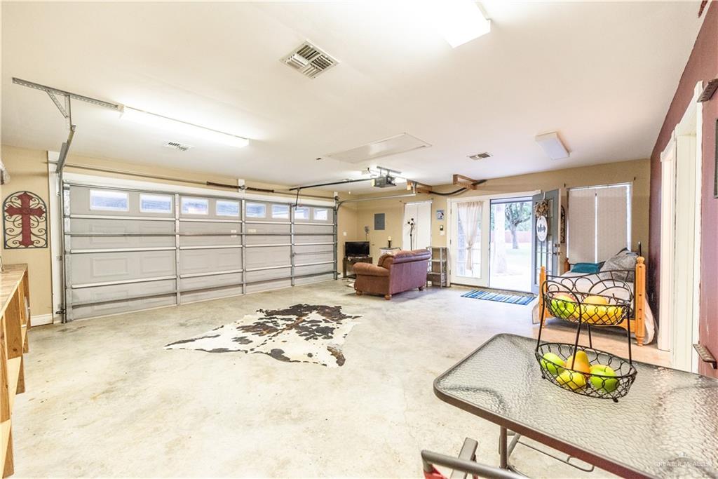 1818 Forest Lane, Weslaco, Texas image 32