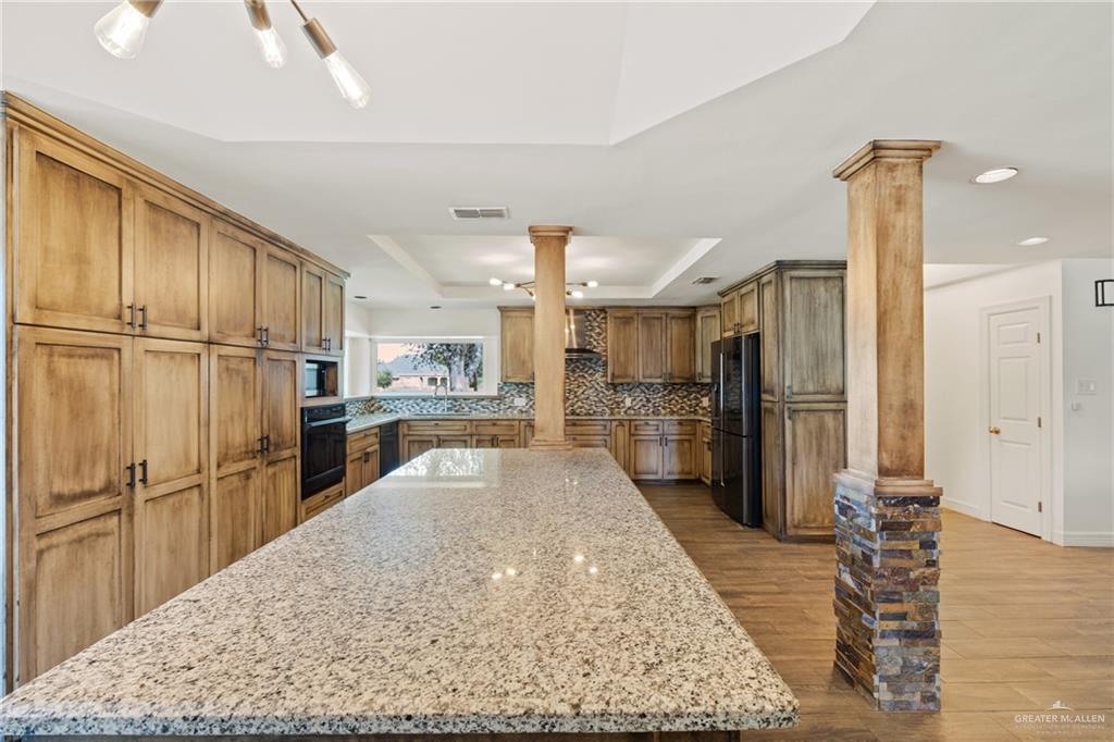 1818 Forest Lane, Weslaco, Texas image 6