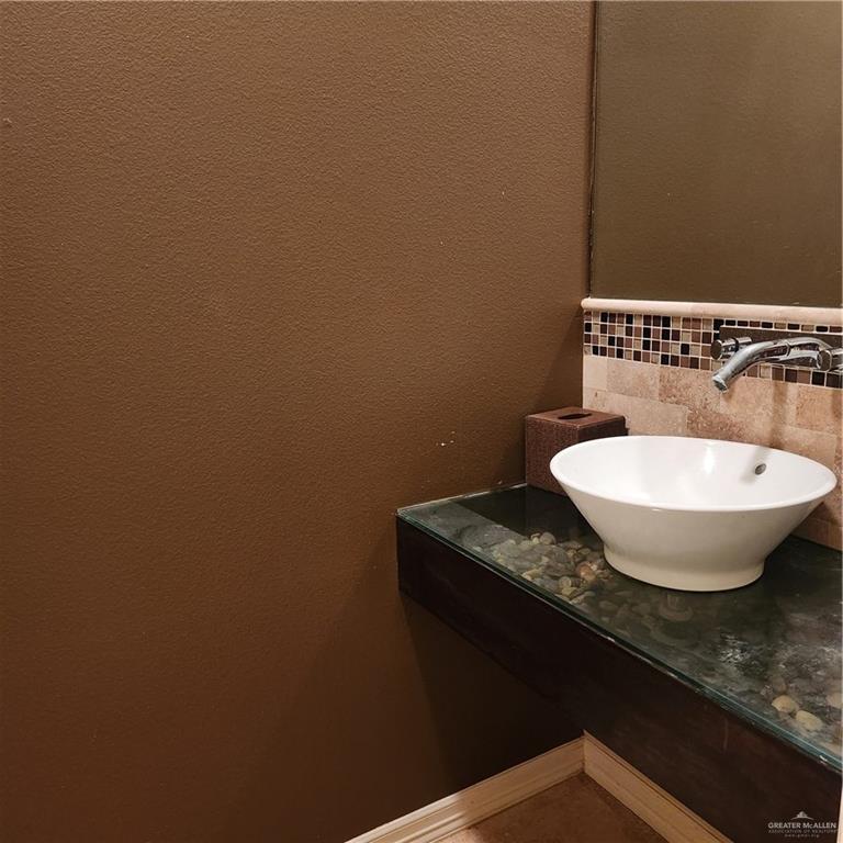 3305 Crystal Falls Avenue, Edinburg, Texas image 12