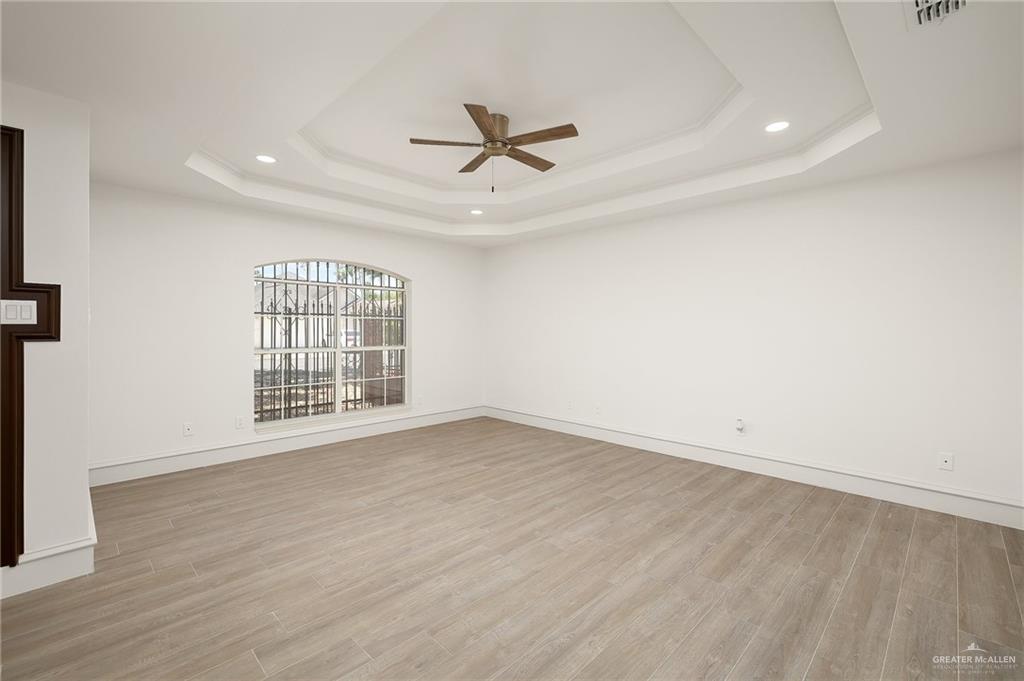 309 N 36th Lane, McAllen, Texas image 2