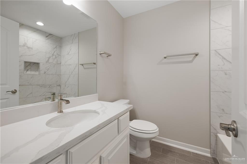 8438 N 34th Lane, McAllen, Texas image 9