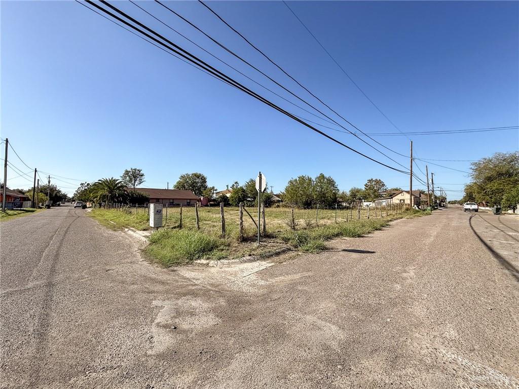 Saenz Avenue, Roma, Texas image 21