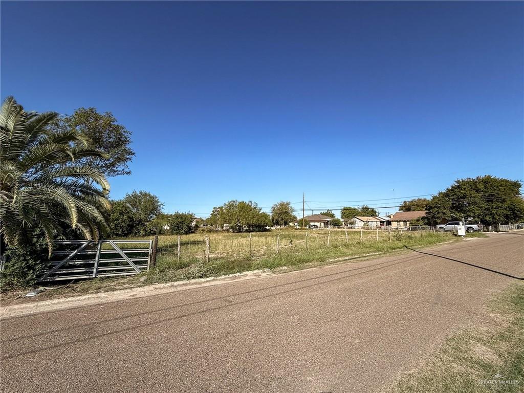 Saenz Avenue, Roma, Texas image 18