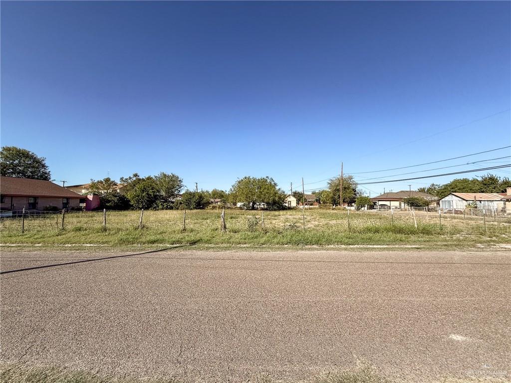 Saenz Avenue, Roma, Texas image 19