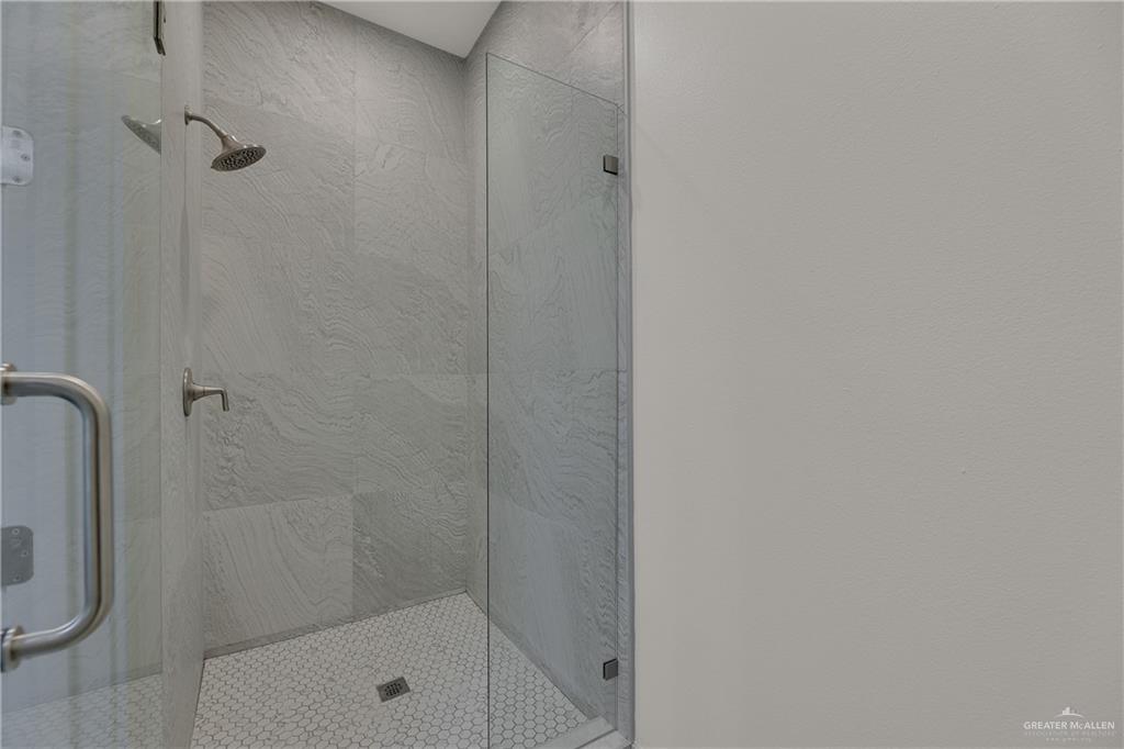 4712 S Waterford Avenue, Edinburg, Texas image 10