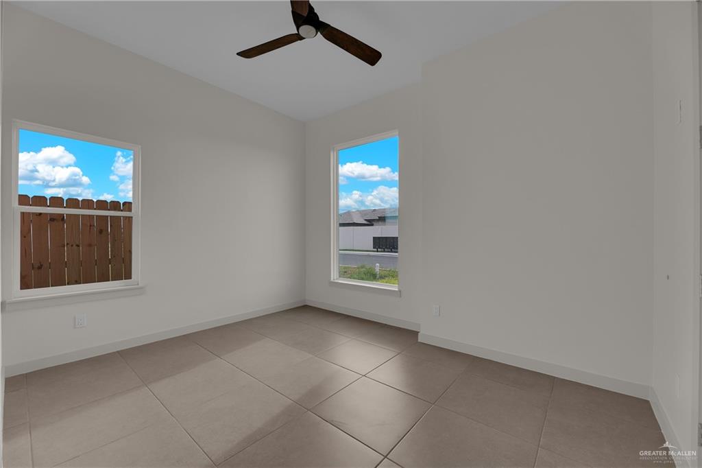 4712 S Waterford Avenue, Edinburg, Texas image 11