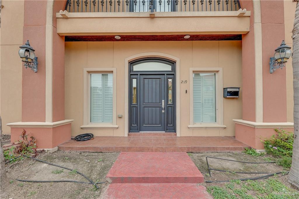 209 Robin Avenue, McAllen, Texas image 2