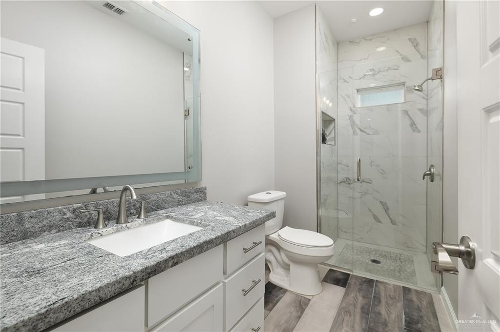 2412 Thames Drive, Edinburg, Texas image 9