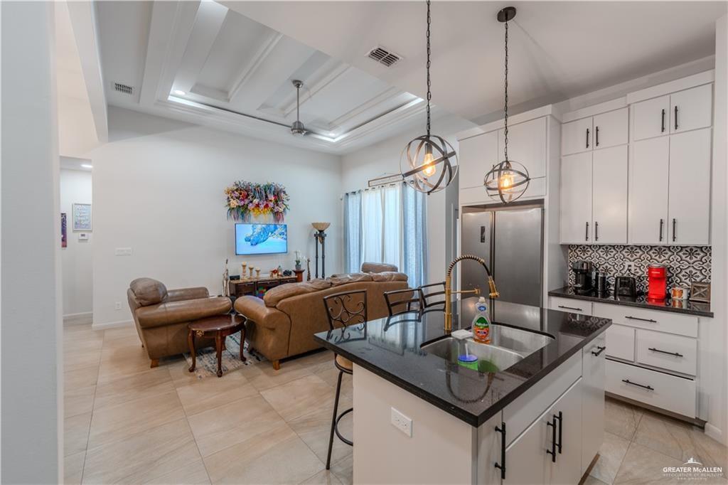 526 Country Club Drive, Alamo, Texas image 5