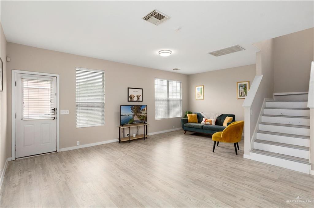 6009 Midcrown Drive, San Antonio, Texas image 2