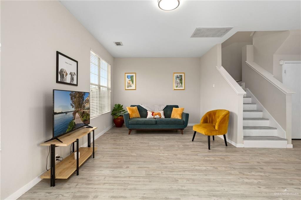 6009 Midcrown Drive, San Antonio, Texas image 3