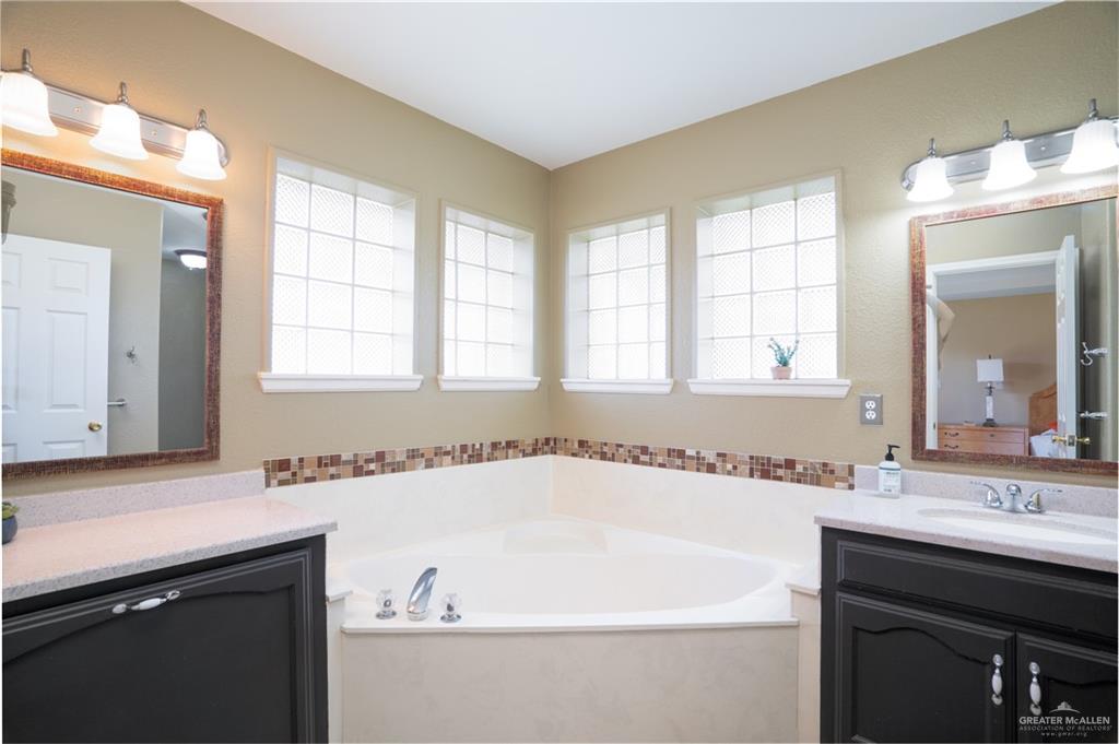 1609 Crown Point Boulevard, Mission, Texas image 8