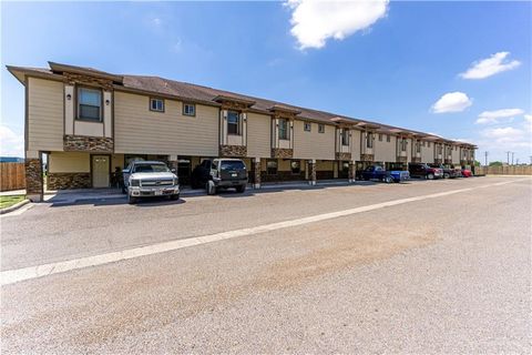 Townhouse For Sale - 1500 Hummingbird Court #21<br/> Pharr, TX 78577