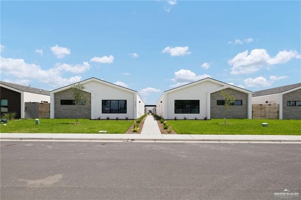 ADDRESS PRIVATE, SOUTHEAST HIDALGO, TX  - Image bcbb3b3a927e0776ff77be713764c8c2/2385614683