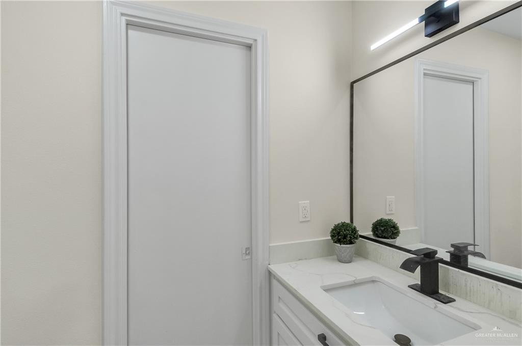 413 W Jonquil Avenue, McAllen, Texas image 23