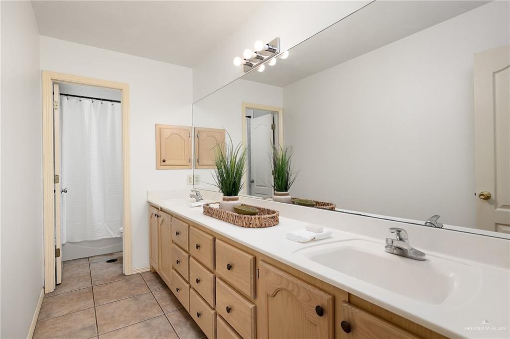 313 Royal Street, Edinburg, Texas image 17