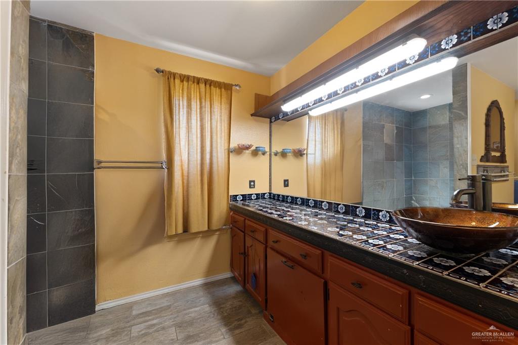 28880 Bass Boulevard, Harlingen, Texas image 8