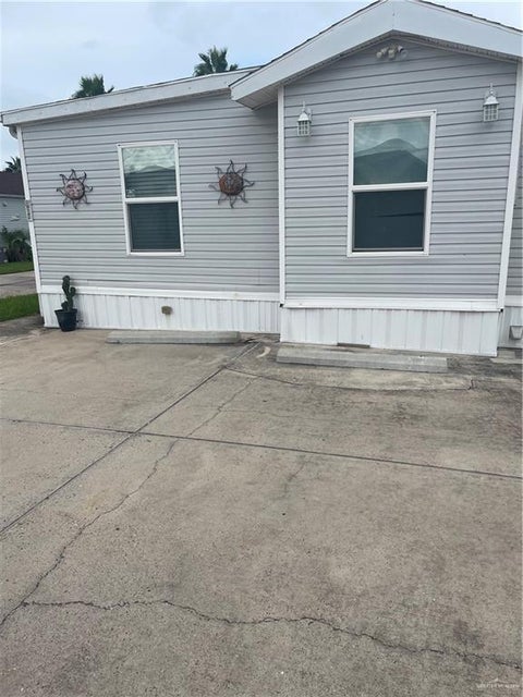 Mobile Home For Sale - 507 W Clam Circle<br/> Port Isabel, TX 78578