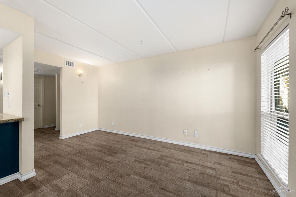 109 E Gardenia Street 101
