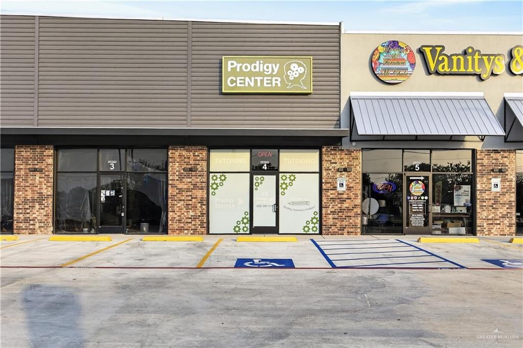 901 S Raul Longoria Road