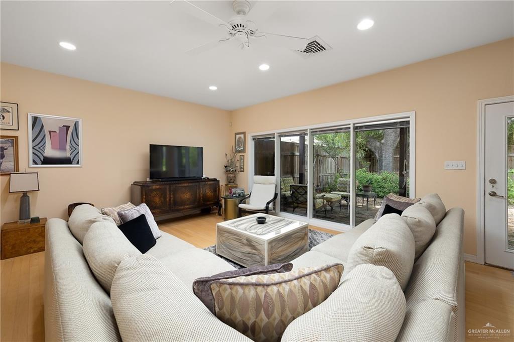 1113 Xanthisma Avenue, McAllen, Texas image 11