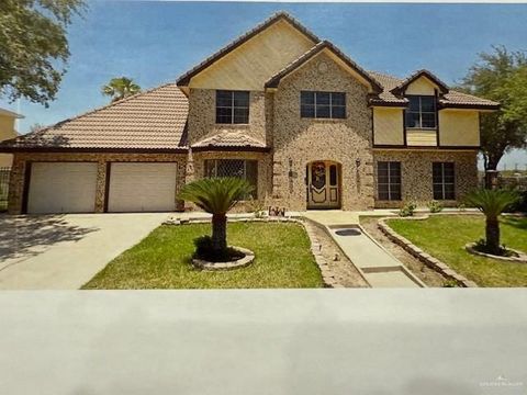 Homes For Sale - 21 E Rios Cove<br/> Roma, TX 78584