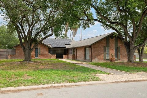 Photo of 400 W Iris Avenue W, McAllen, TX 78501 (MLS # 503171)
